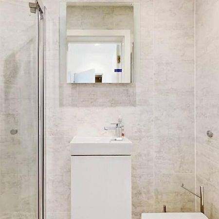 런던 Stylish 2Bed2Bath Flat 4Min From Tube Station 빌라 외부 사진